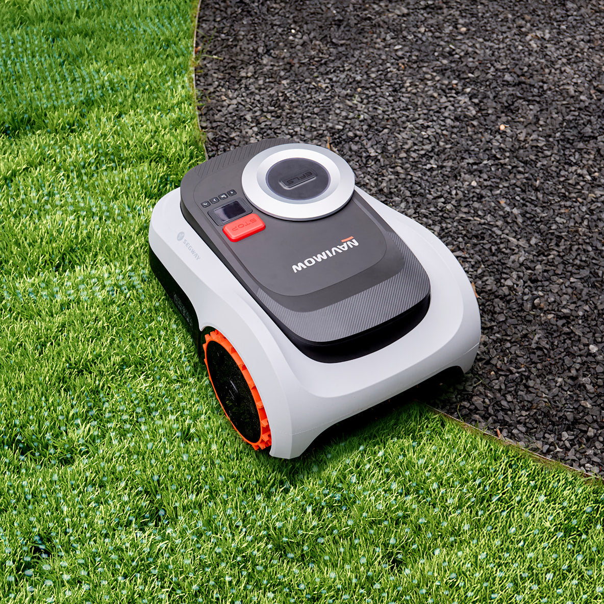 <p>Création de bordures nettes et régulières le long des clôtures et des murs.</p>