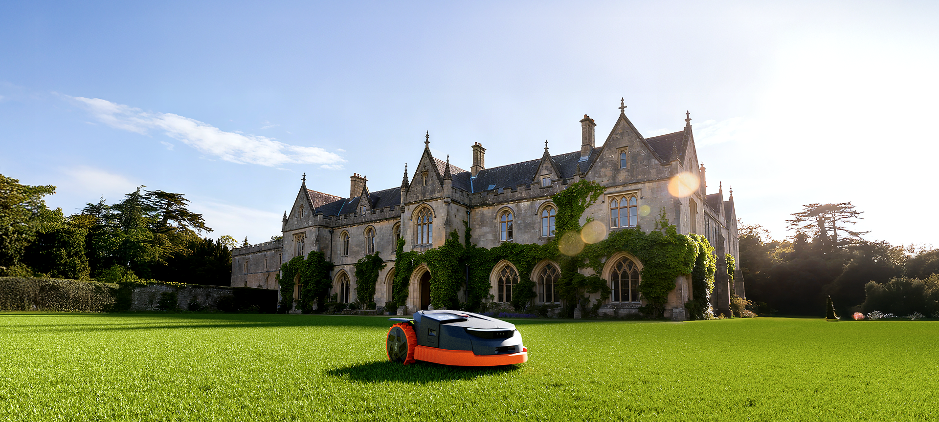 Comment fonctionne un robot tondeuse : guide complet pour débutants