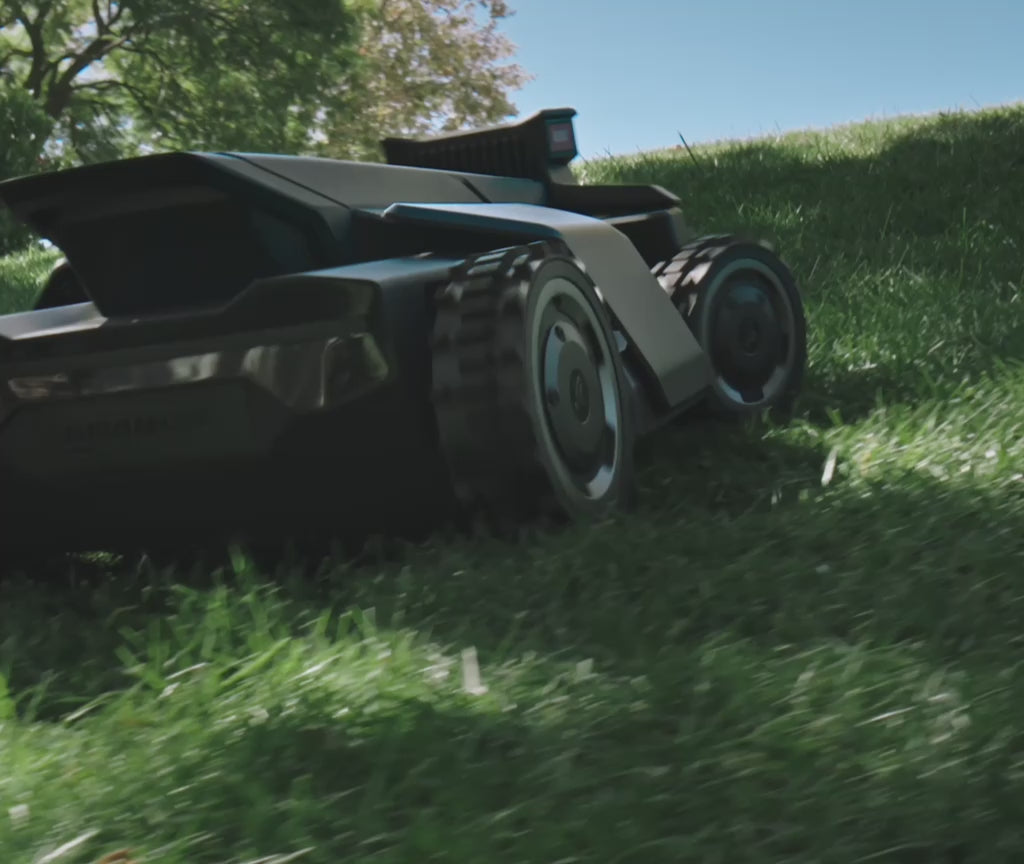 Charger la vidéo: <p>Découvrez les modèles Navimow AWD — les premières tondeuses robot capables de gravir des inclinaisons jusqu’à 84 % (40°), avec la précision Xero-Turn™.</p>